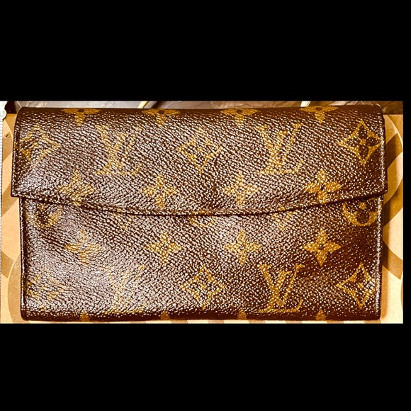 VERIFIED AUTHENTIC LV Monogram wallet 4”X 7”. Verified by Proauthenticators.com. - Picture 2 of 11